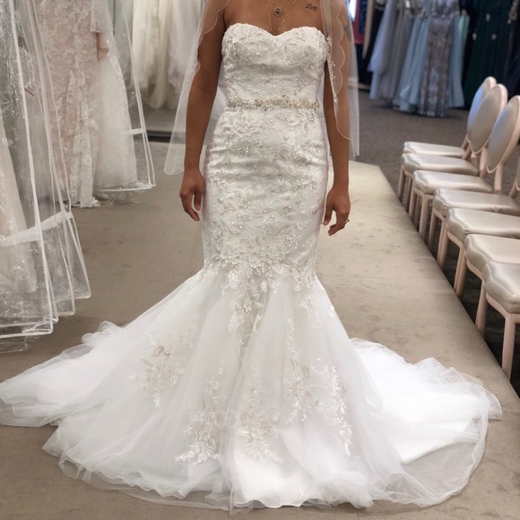 Wedding dress - Picture 3 of 4